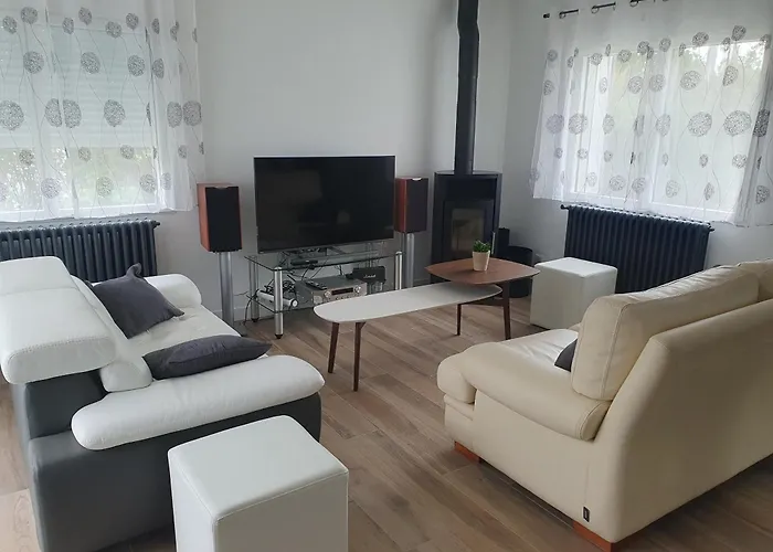 Casa Premio Au Calme Et Refaite A Neuf Villa *